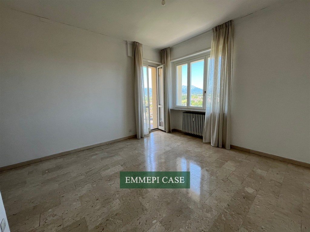 Mondovì (CN), quadrilocale panoramico con garage