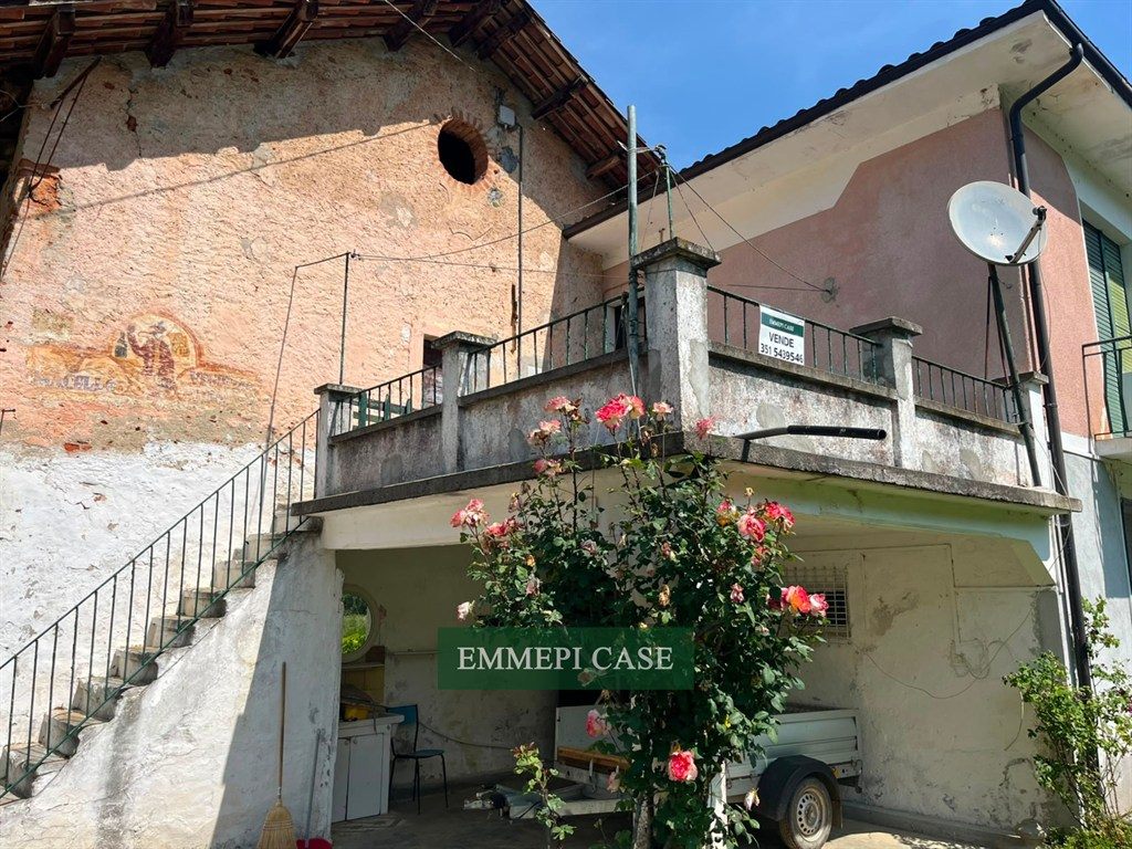 Chiusa di Pesio (CN), rustico con terreno privato