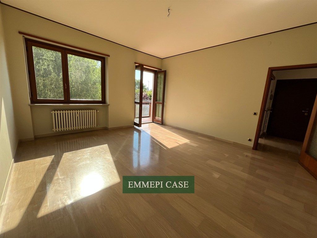 Mondovì (CN), appartamento con cantina e garage doppio